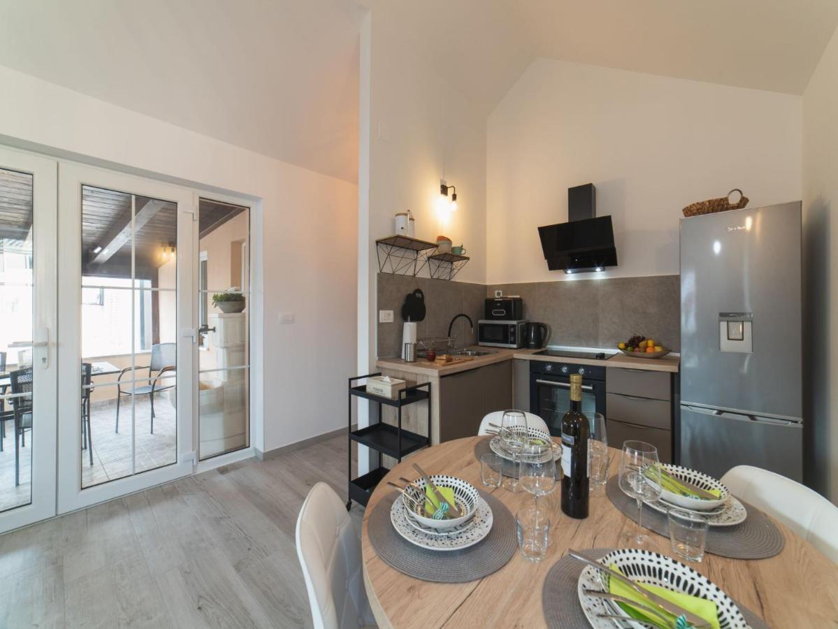Apartment Fiora Kaštela Exteriör bild