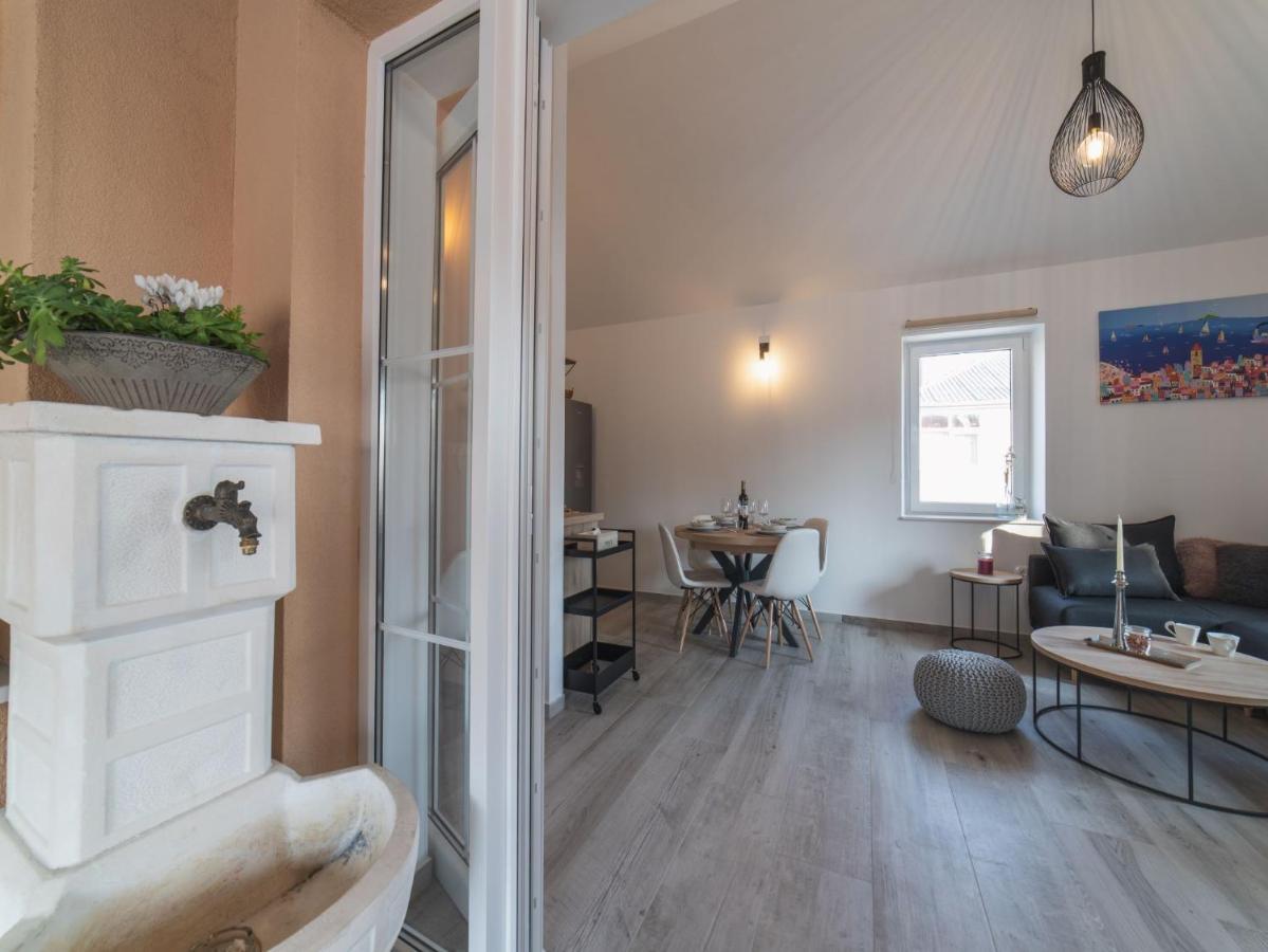Apartment Fiora Kaštela Exteriör bild