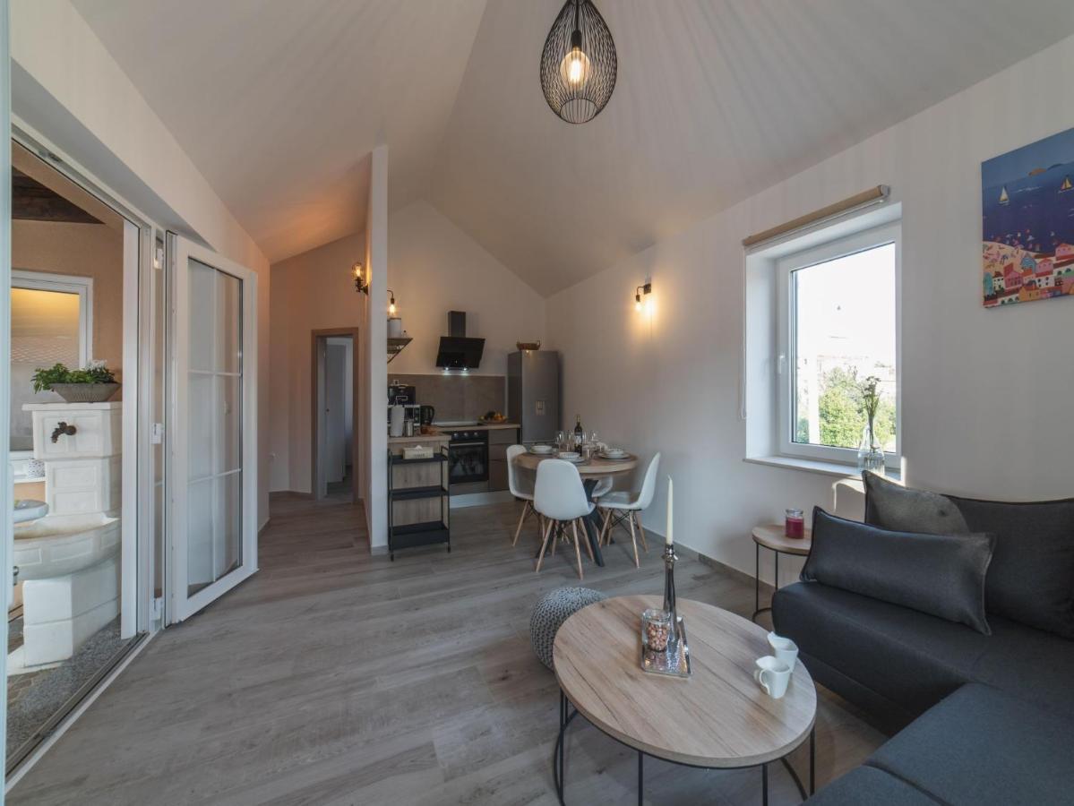 Apartment Fiora Kaštela Exteriör bild