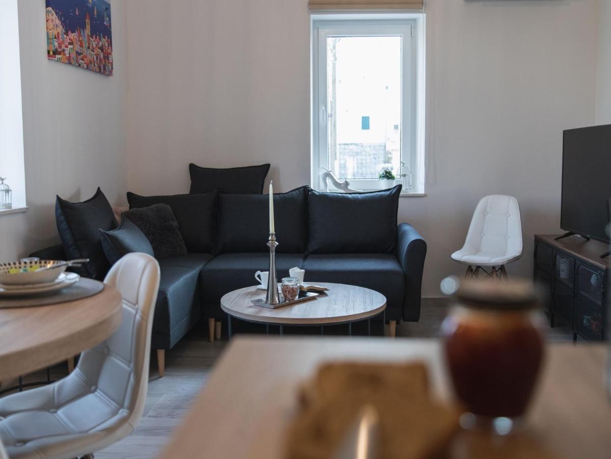 Apartment Fiora Kaštela Exteriör bild